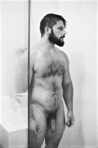 Beefy-Hunk-Don-Brako-Gets-Naked-4-400x600.jpg