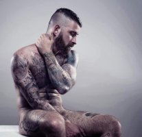 hairy-beefy-tattooed-sexy-dude-naked.jpg