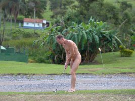 800px-Golf_nudist.jpg