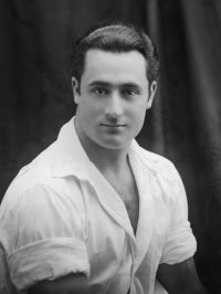 1Charles_Atlas_c1920.jpg