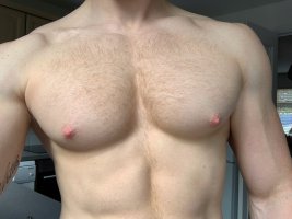 chest 9t'wt0w_e9.jpg