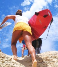 Frauen-ohne-Höschen-am-Strand.jpg