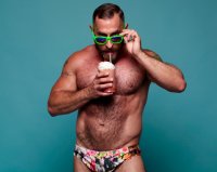 bear_naked_chef_4_2048x.jpg