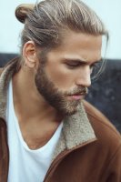 1517062075-c0661ca089d8e65ad9262e3eec3d67e7-mens-hairstyles-vikings-hairstyles-men.jpg