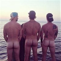 Straight-Friends-Naked-Beach.jpg