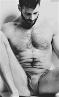 911d700321eff3dd8587a1dd22e63b97--hairy-chest-hairy-men_LI.jpg