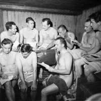 Sauna_GettyImages-3064278-645x645.jpg